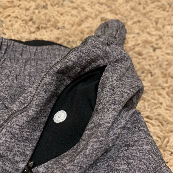 Lululemon tracker shorts - Picture 3 of 3